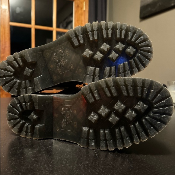 Dr. Martens Women's Sinclair 8 Eye Leather Platform Boots - Picture 9 of 9